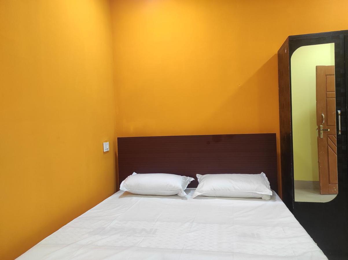 Hotel Sk Lodge Near Guwahati Airport Екстер'єр фото