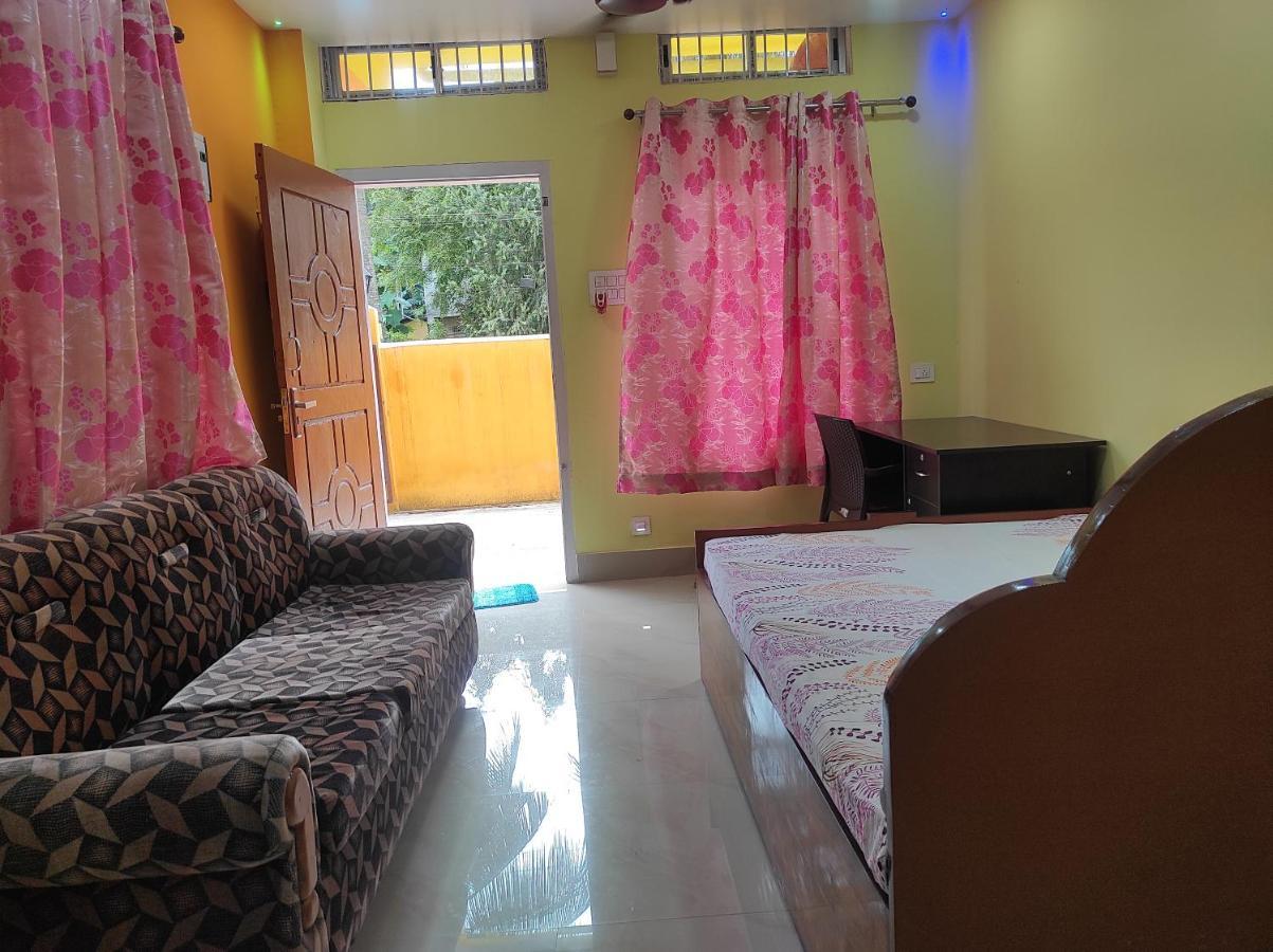 Hotel Sk Lodge Near Guwahati Airport Екстер'єр фото