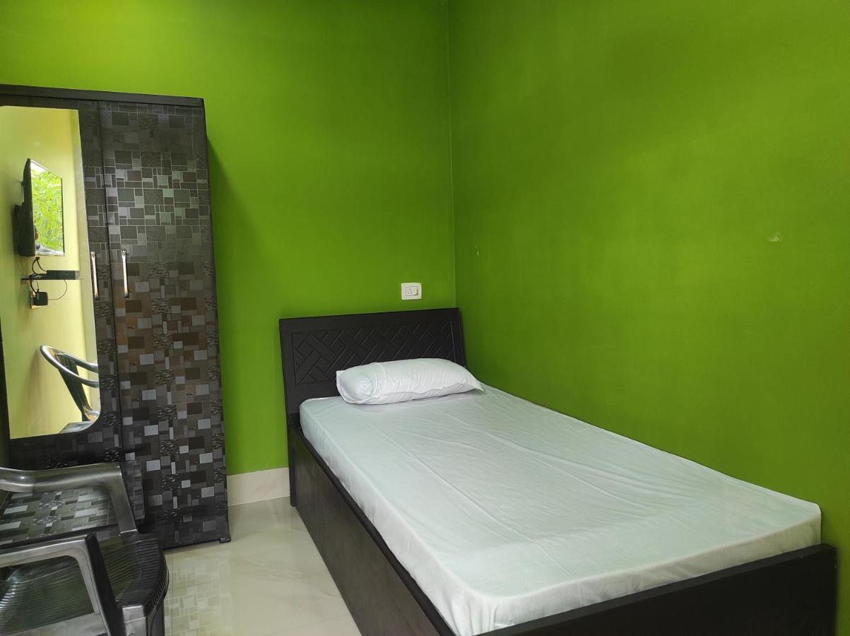 Hotel Sk Lodge Near Guwahati Airport Екстер'єр фото