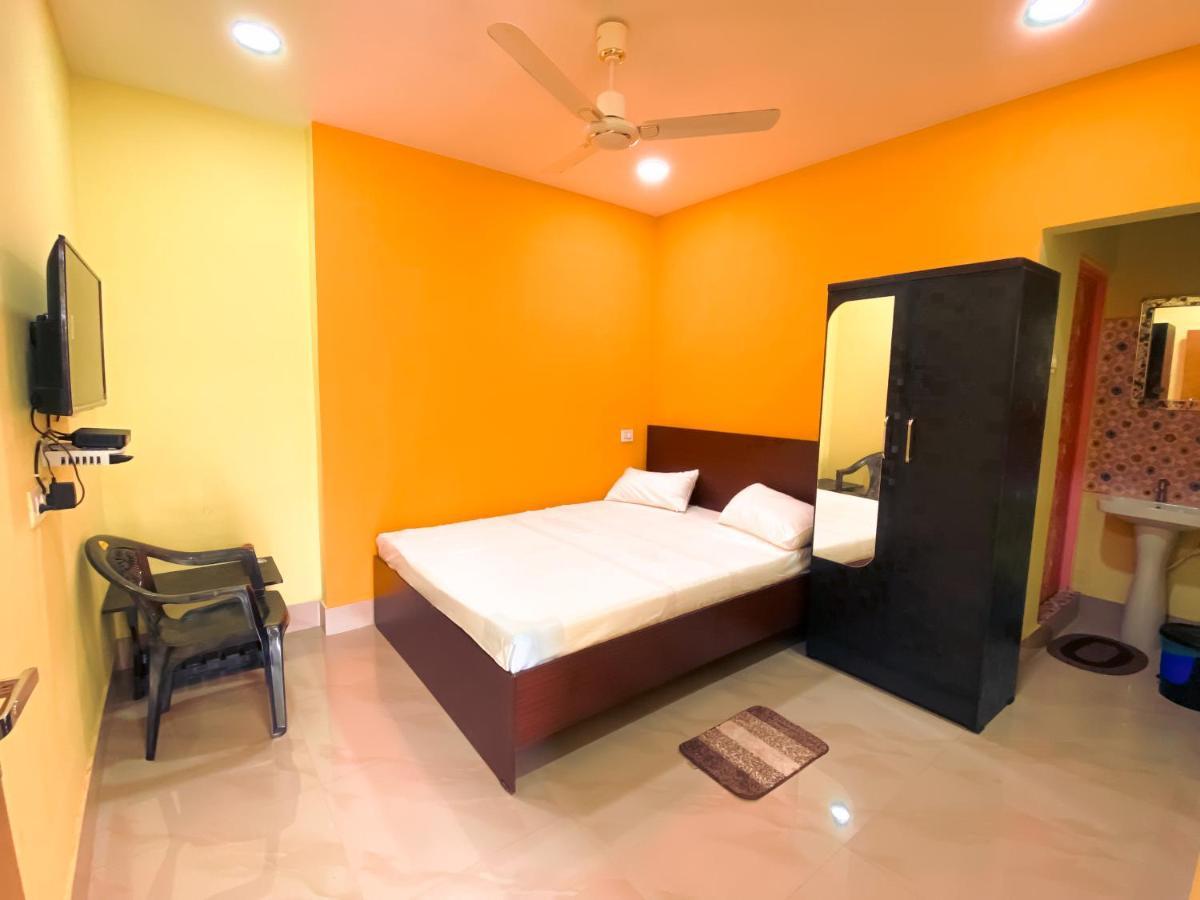 Hotel Sk Lodge Near Guwahati Airport Номер фото