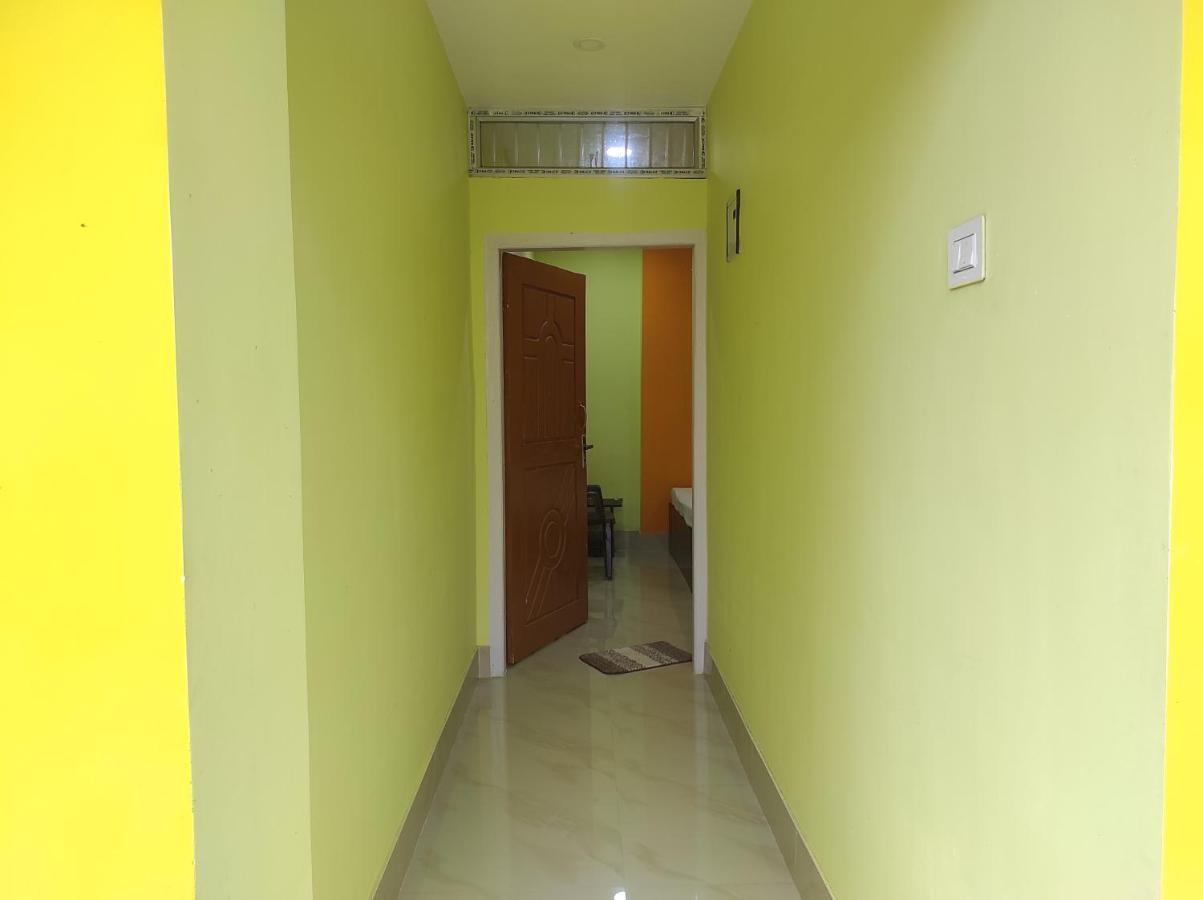 Hotel Sk Lodge Near Guwahati Airport Екстер'єр фото